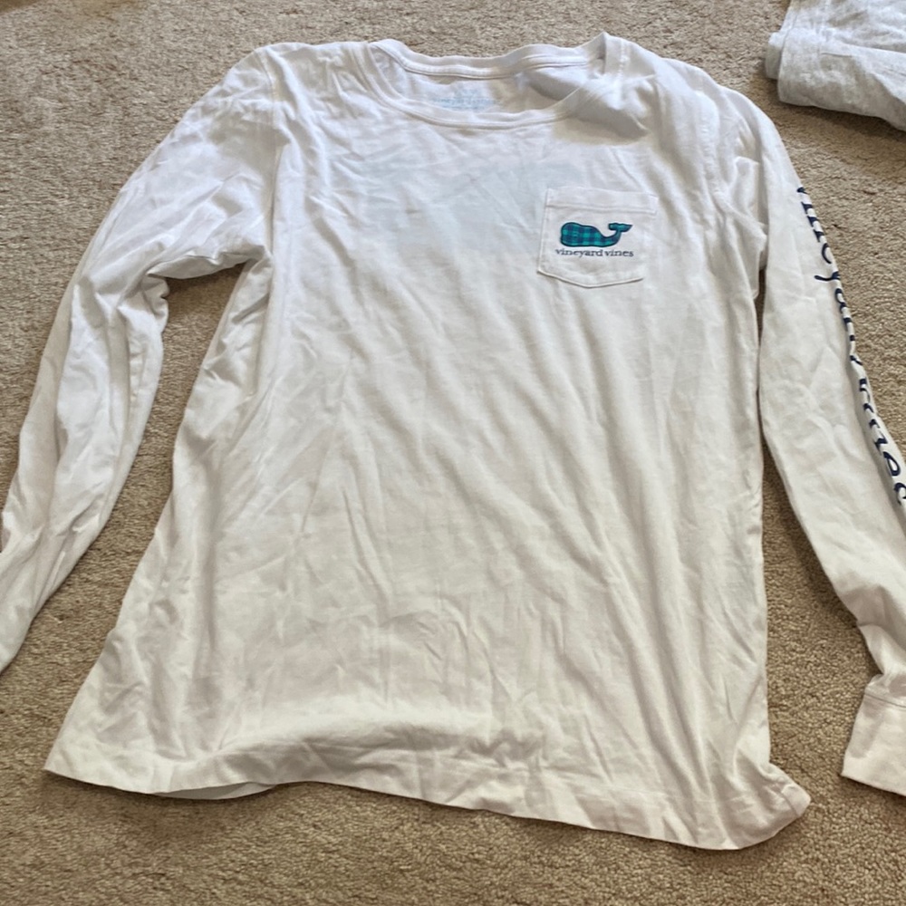 vineyard vines tee